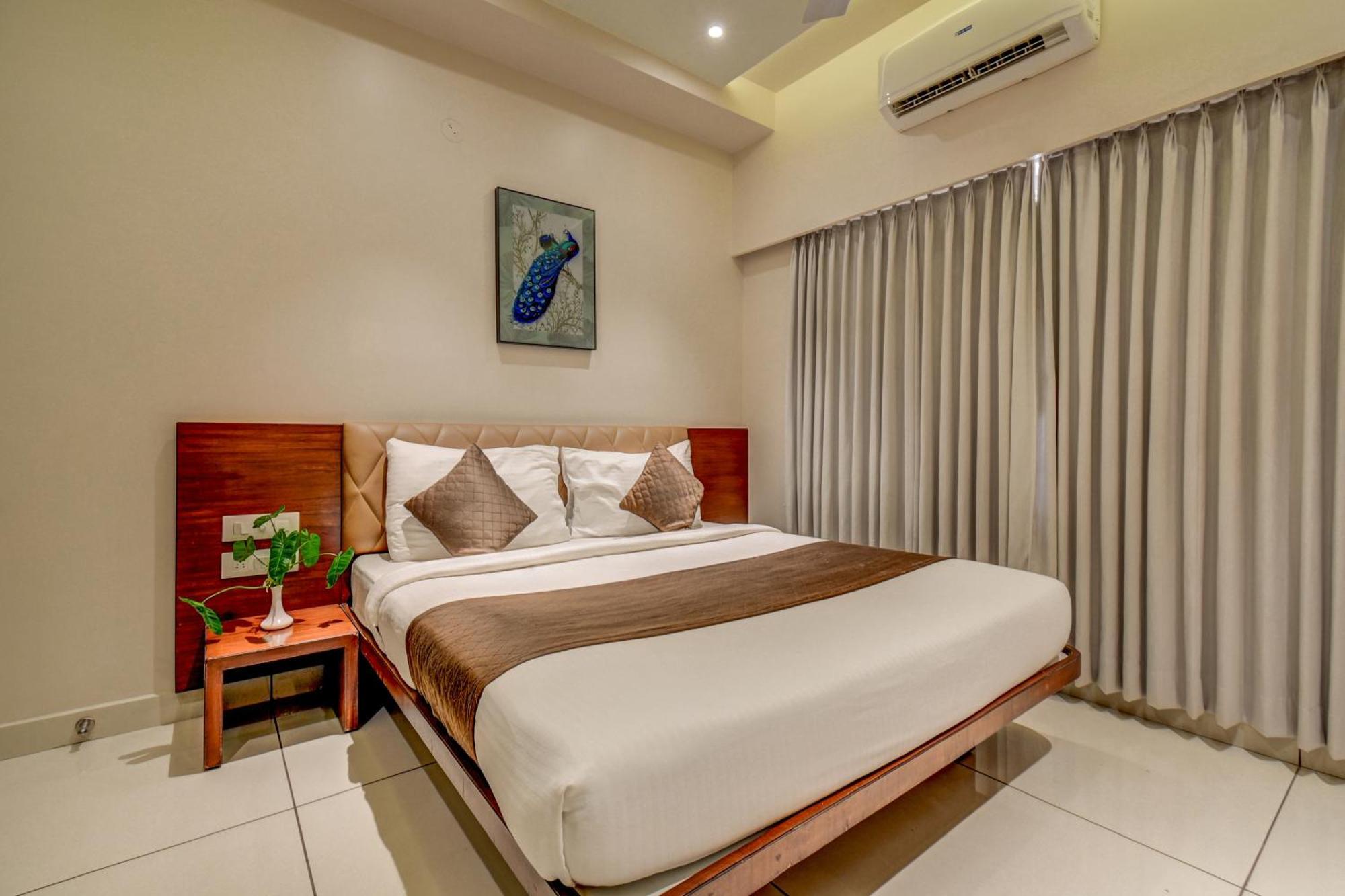 Hotel J N Stay Mysore - 12 Minutes To Mysore Palace 외부 사진
