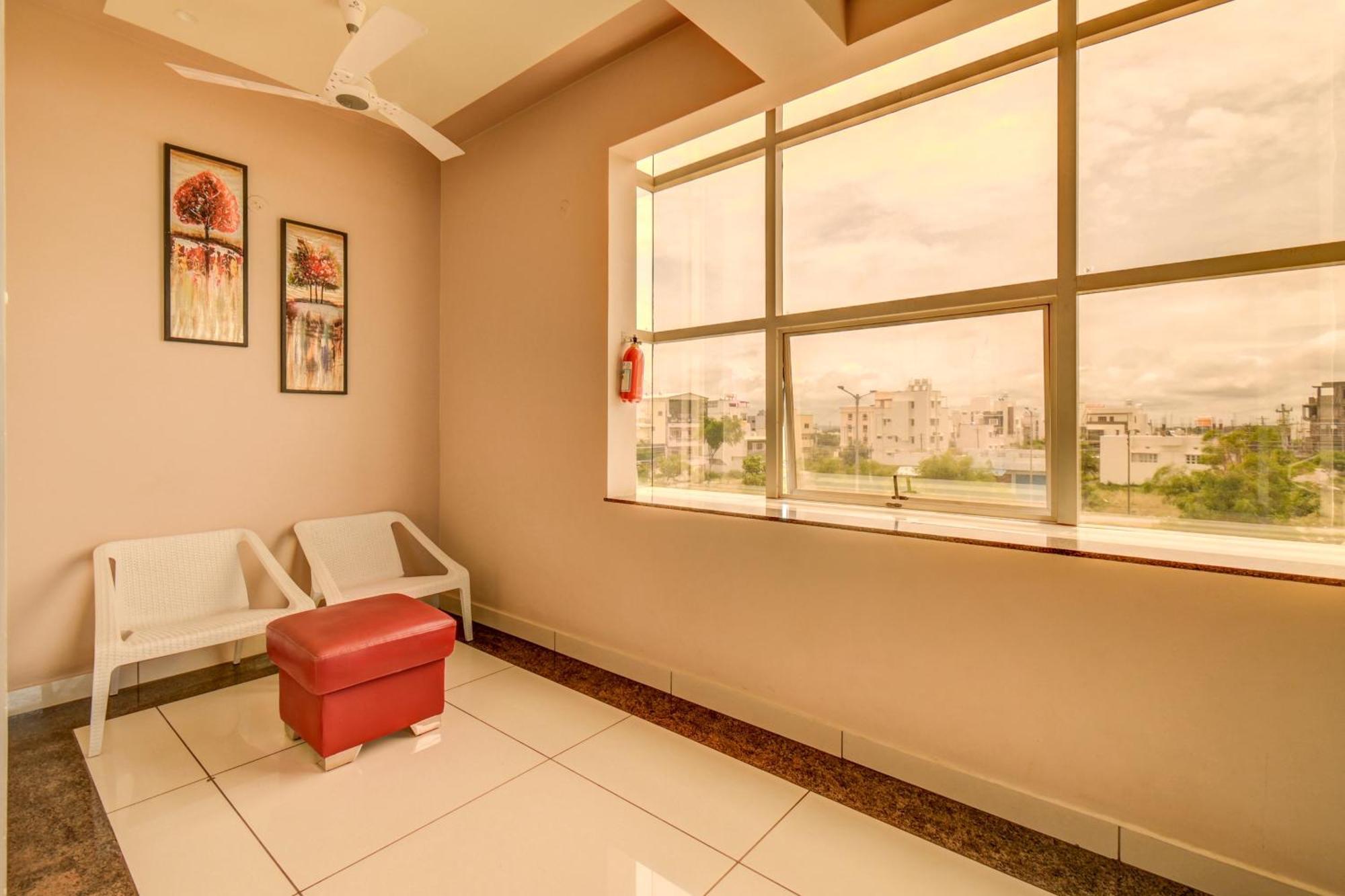 Hotel J N Stay Mysore - 12 Minutes To Mysore Palace 외부 사진